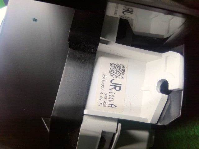 【中古】デミオ DBA-DJ3FS スピードメーター D24V-55-471A