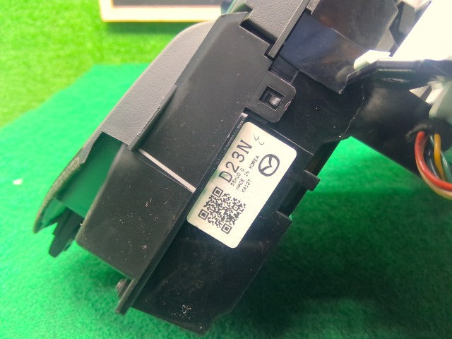 【中古】デミオ DBA-DJ3FS スピードメーター D24V-55-471A