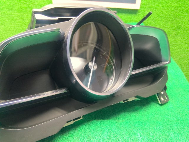 【中古】デミオ DBA-DJ3FS スピードメーター D24V-55-471A
