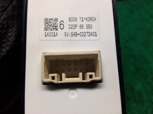 【中古】デミオ DBA-DJ3FS パワーウインドウスイッチ D23P-66-350A