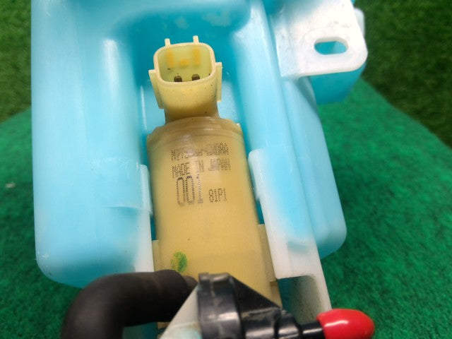 【中古】デミオ DBA-DJ3FS ウォッシャータンク D09W-67-481A
