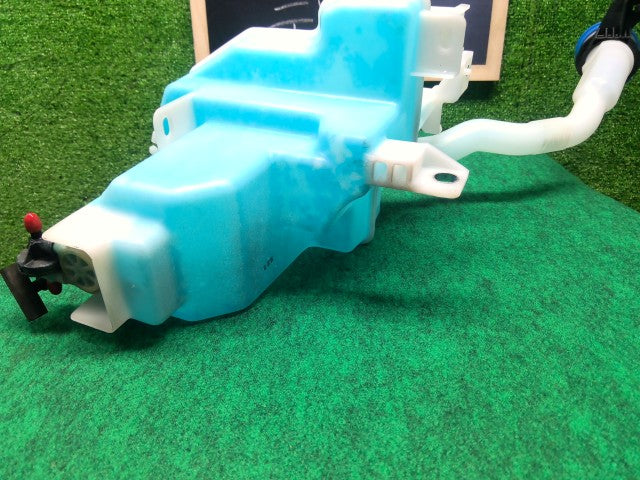 【中古】デミオ DBA-DJ3FS ウォッシャータンク D09W-67-481A