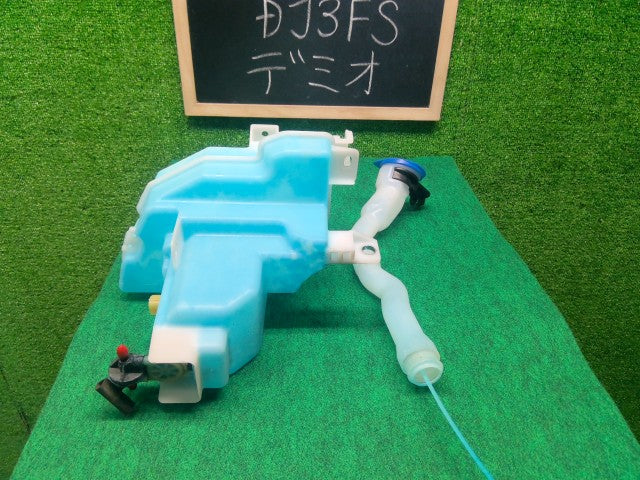 【中古】デミオ DBA-DJ3FS ウォッシャータンク D09W-67-481A
