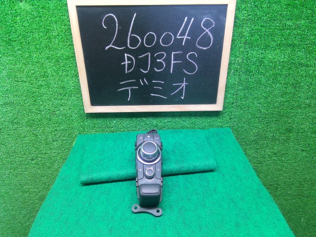 【中古】デミオ DBA-DJ3FS カーナビ コマンドスイッチ