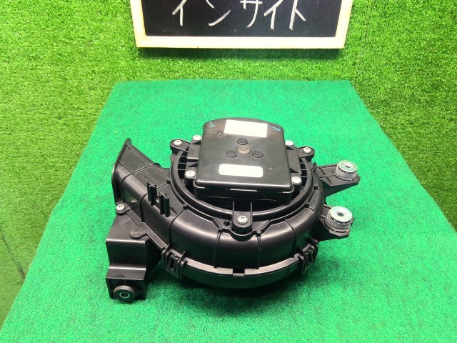 【中古】インサイト DAA-ZE2 電動ファン 1J830-RBJ-003