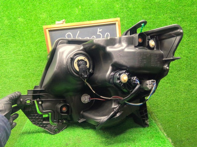【中古】タント DBA-LA610S 右ヘッドランプＡＳＳＹ 81145-B2030