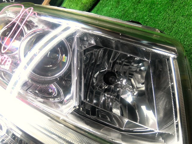 【中古】タント DBA-LA610S 右ヘッドランプＡＳＳＹ 81145-B2030