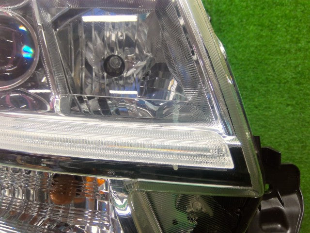 【中古】タント DBA-LA610S 右ヘッドランプＡＳＳＹ 81145-B2030