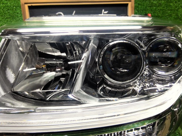 【中古】タント DBA-LA610S 左ヘッドランプＡＳＳＹ 81185-B2030