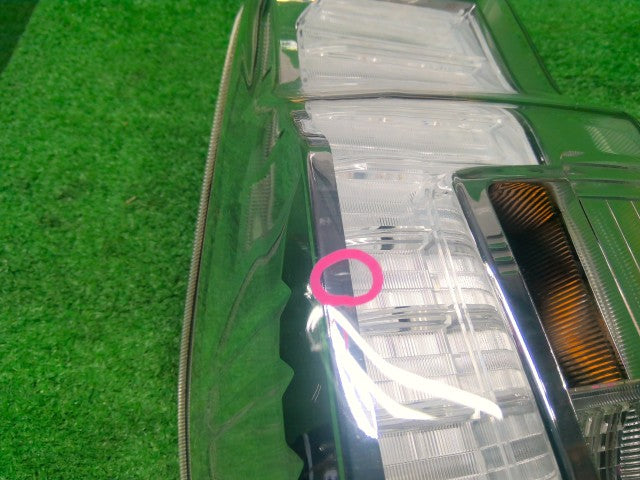 【中古】タント DBA-LA610S 左テールランプ 81560-B2671