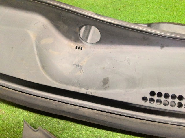 【中古】タント DBA-LA610S カウルトップパネル 55708-B2201