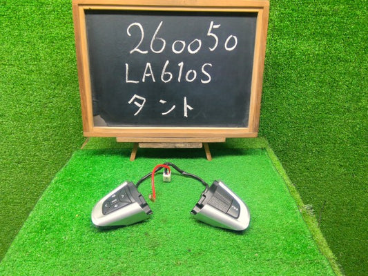【中古】タント DBA-LA610S ステアリング スイッチ