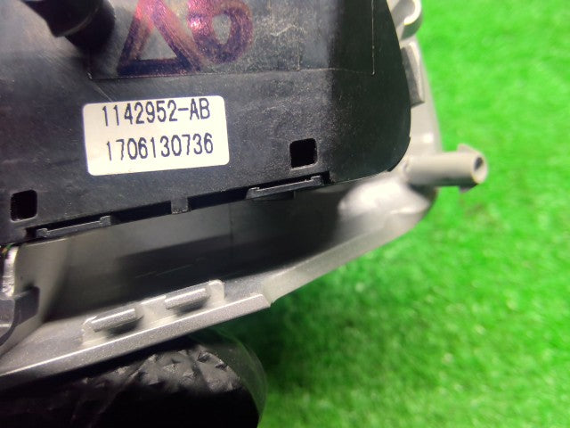 【中古】タント DBA-LA610S ステアリング スイッチ