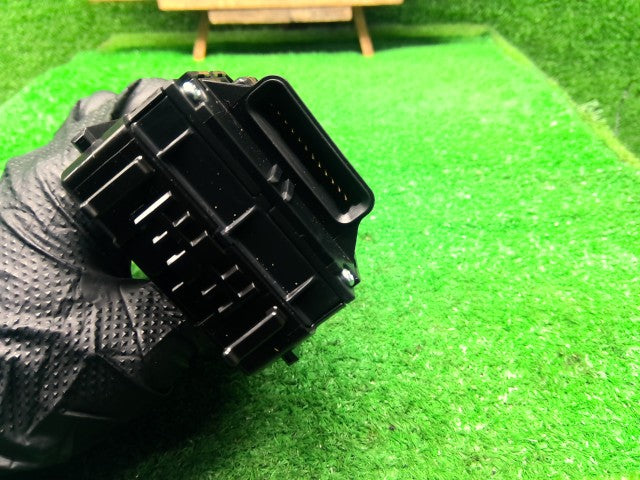 【中古】タント DBA-LA610S ライトスイッチ 84140-B2160