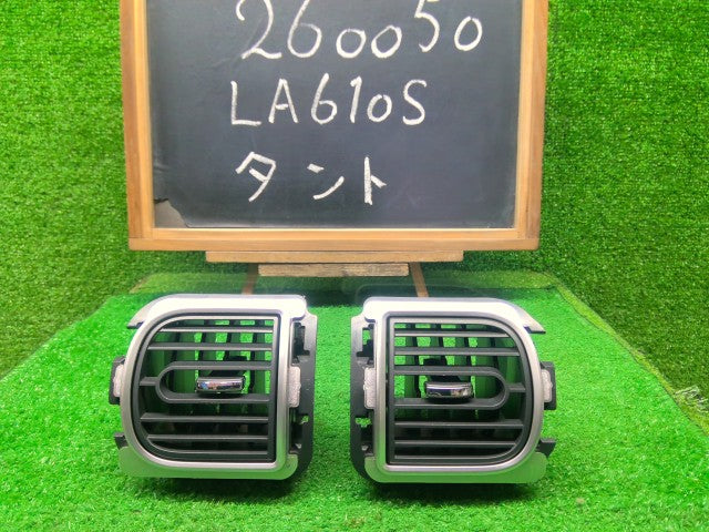 【中古】タント DBA-LA610S エアコン吹き出し口 55660-B2220-B0