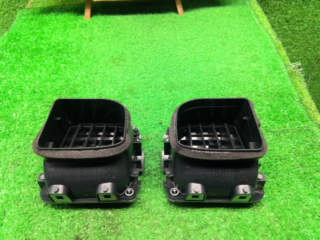 【中古】タント DBA-LA610S エアコン吹き出し口 55660-B2220-B0