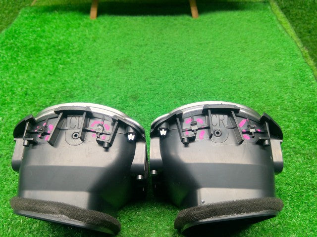 【中古】タント DBA-LA610S エアコン吹き出し口 55660-B2220-B0