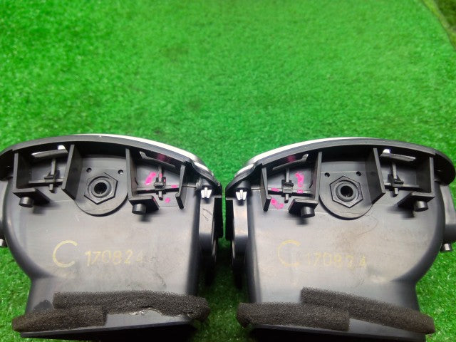 【中古】タント DBA-LA610S エアコン吹き出し口 55660-B2220-B0