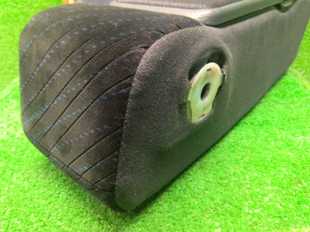 【中古】タント DBA-LA610S アームレスト 72810-B2680-C3