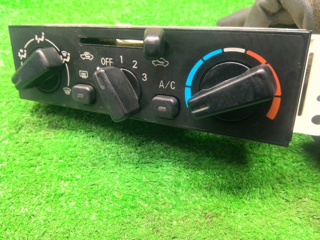 NV100クリッパー Ａ／Ｃスイッチパネル GBD-U72V 27511-6A00H