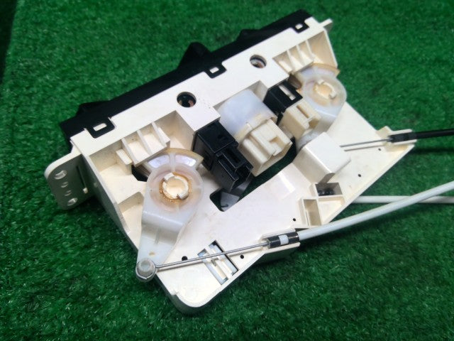 NV100クリッパー Ａ／Ｃスイッチパネル GBD-U72V 27511-6A00H