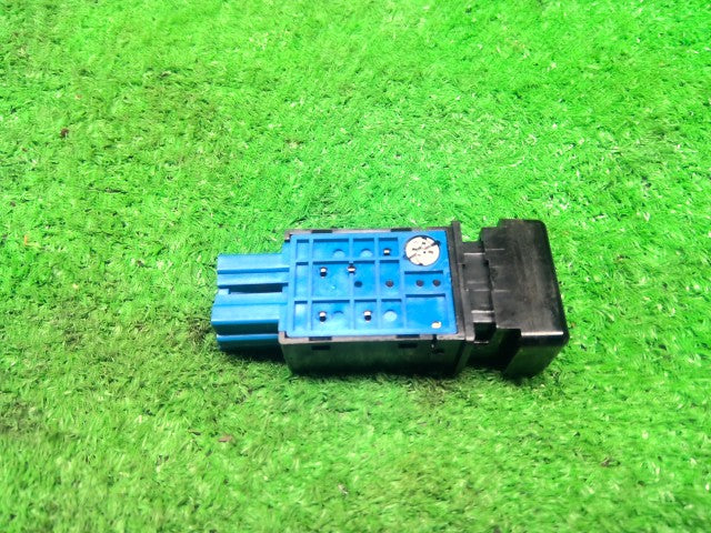 NV100クリッパー スイッチ GBD-U72V 25120-6A0A1