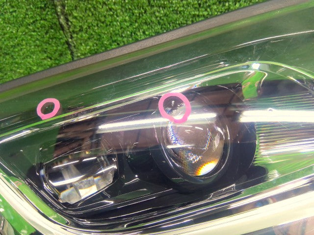 【中古】アルファード DBA-AGH35W 右ヘッドランプＡＳＳＹ 81110-58370