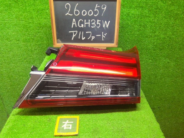 【中古】アルファード DBA-AGH35W 右フィニッシャーパネル 81581-58260