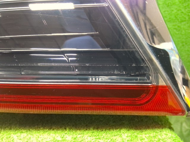 【中古】アルファード DBA-AGH35W 左フィニッシャーパネル 81591-58260