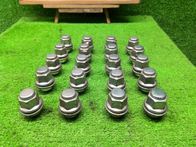 【中古】アルファード DBA-AGH35W ホイール ナット
