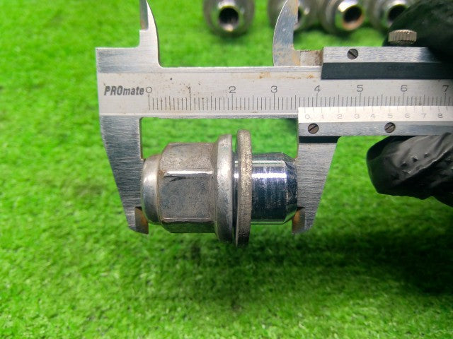 【中古】アルファード DBA-AGH35W ホイール ナット