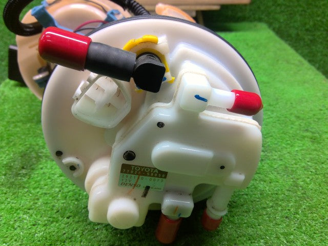 【中古】アルファード DBA-AGH35W フューエルポンプ 77020-58050