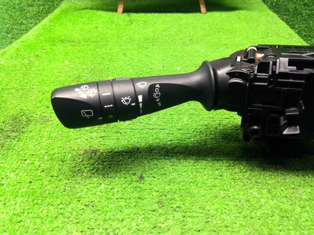 【中古】アルファード DBA-AGH35W ディマースイッチ 84140-33231