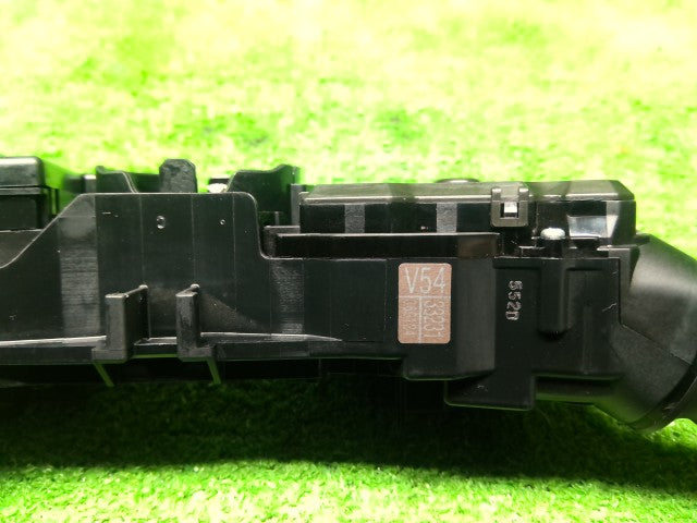 【中古】アルファード DBA-AGH35W ディマースイッチ 84140-33231