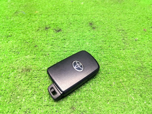 【中古】アルファード DBA-AGH35W キーレスリモコン 89072-58200