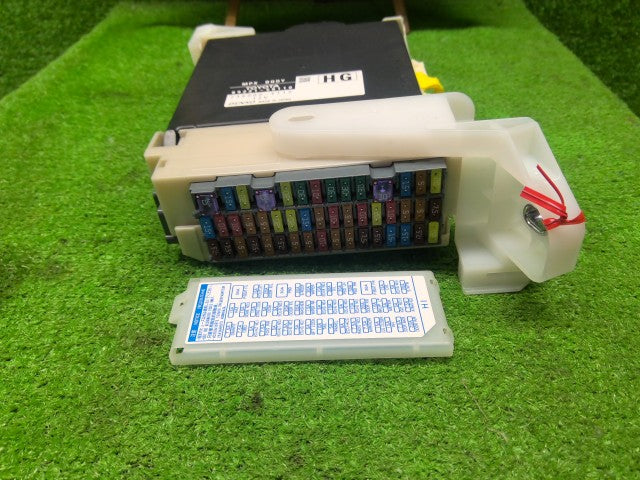 【中古】アルファード DBA-AGH35W ジャンクションブロック 室内ヒューズボックス