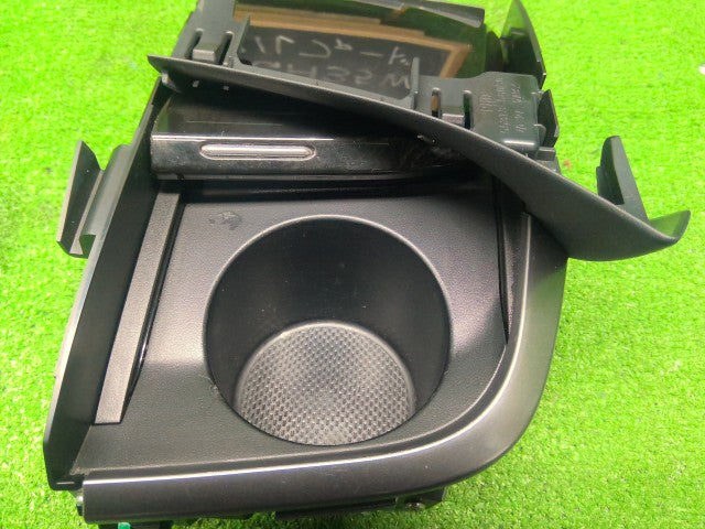 【中古】アルファード DBA-AGH35W ドリンクホルダー 55618-58040-C0