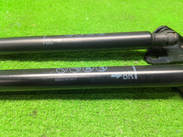 【中古】アルファード DBA-AGH35W バックドアダンパー 68950-58180