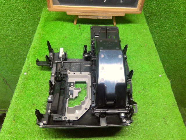 【中古】アルファード DBA-AGH35W シフト パネル