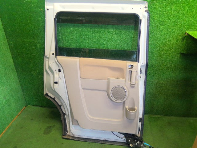 【中古】デリカＤ5 DBA-CV5W 左リアドアＡＳＳＹ 5730A493