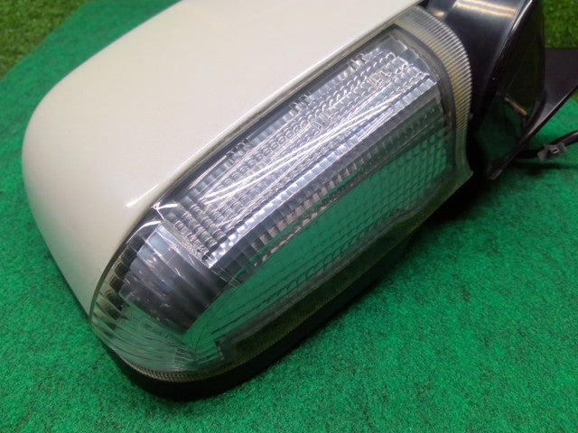 【中古】デリカＤ5 DBA-CV5W 右サイドミラー 7632A348