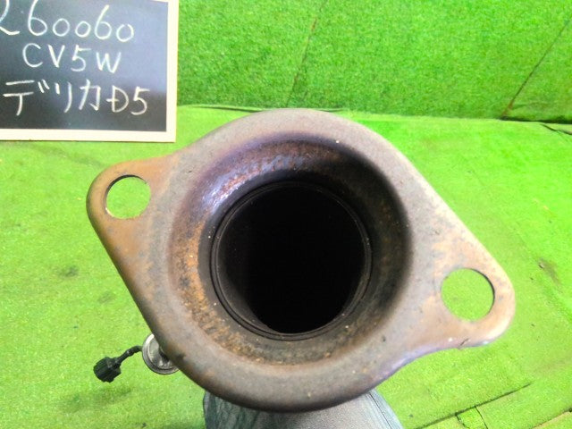 【中古】デリカＤ5 DBA-CV5W エキゾーストセンターマフラー 触媒