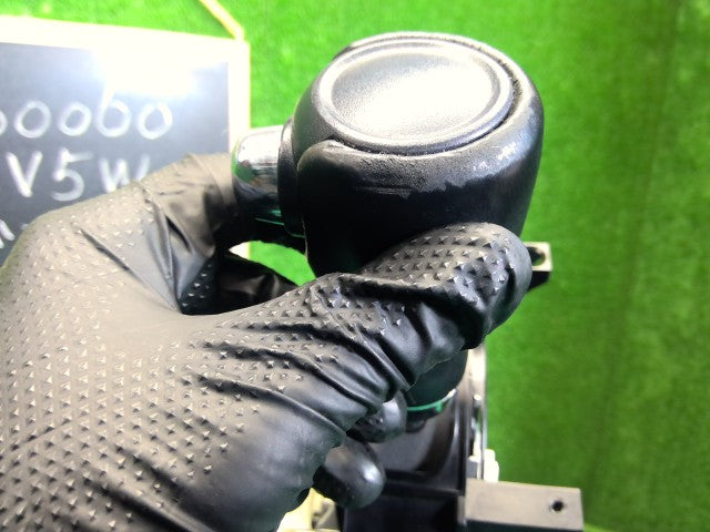 【中古】デリカＤ5 DBA-CV5W シフトレバー 2400A134