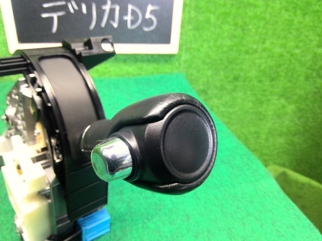 【中古】デリカＤ5 DBA-CV5W シフトレバー 2400A134