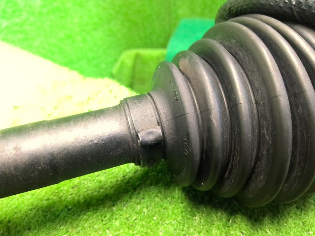 【中古】デリカＤ5 DBA-CV5W 右フロントドライブシャフト 3815A068