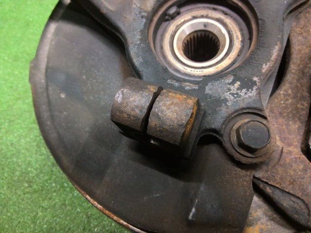 【中古】デリカＤ5 DBA-CV5W 左フロントナックルハブＡＳＳＹ 3870A007