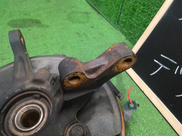 【中古】デリカＤ5 DBA-CV5W 左フロントナックルハブＡＳＳＹ 3870A007