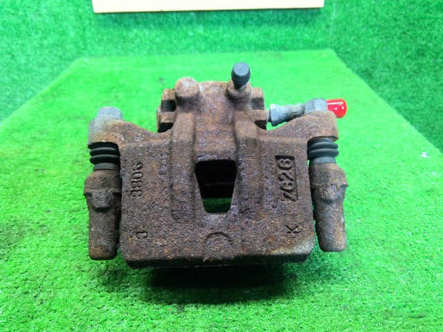 【中古】デリカＤ5 DBA-CV5W 右リアキャリパー MN116310