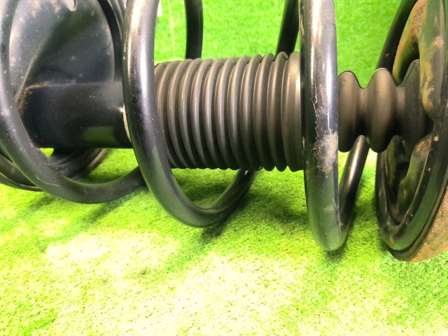 【中古】デリカＤ5 DBA-CV5W 右フロントストラット 4060A202