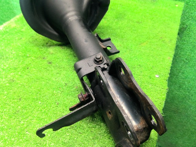 【中古】デリカＤ5 DBA-CV5W 左フロントストラット 4060A201
